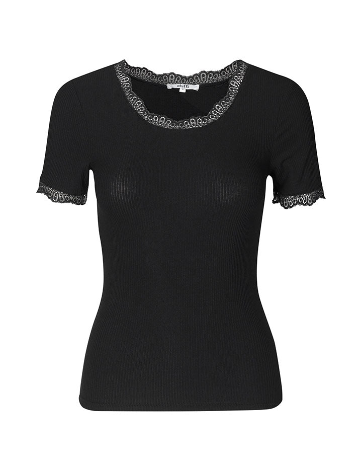 Emera-M_Black_Packshot_0