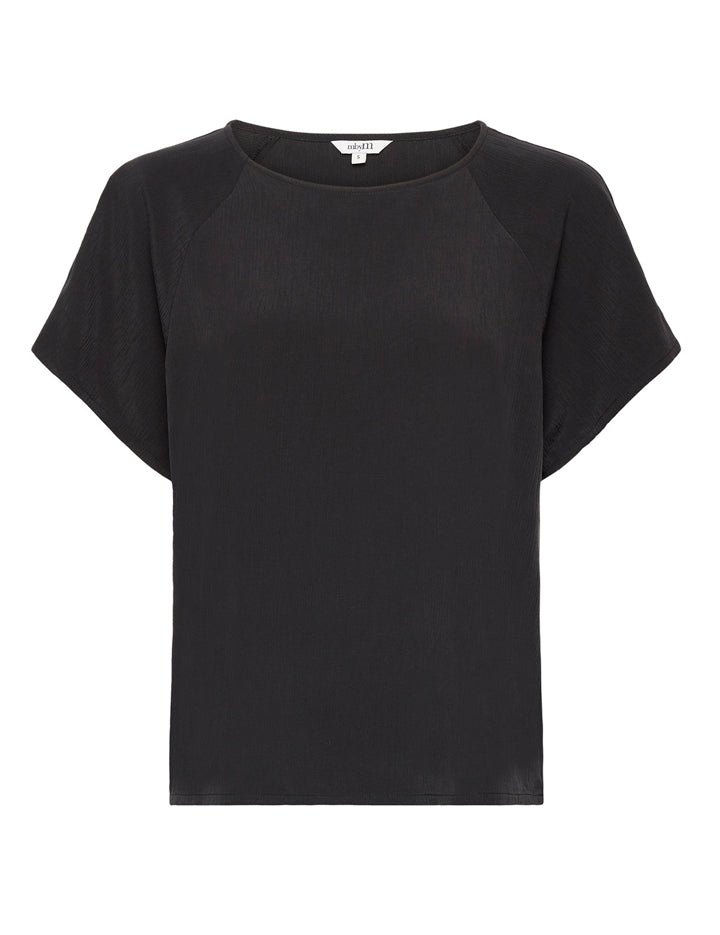 Damila -M_Black_Packshot_0