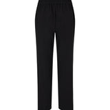 Nina-M_Black_Packshot_1