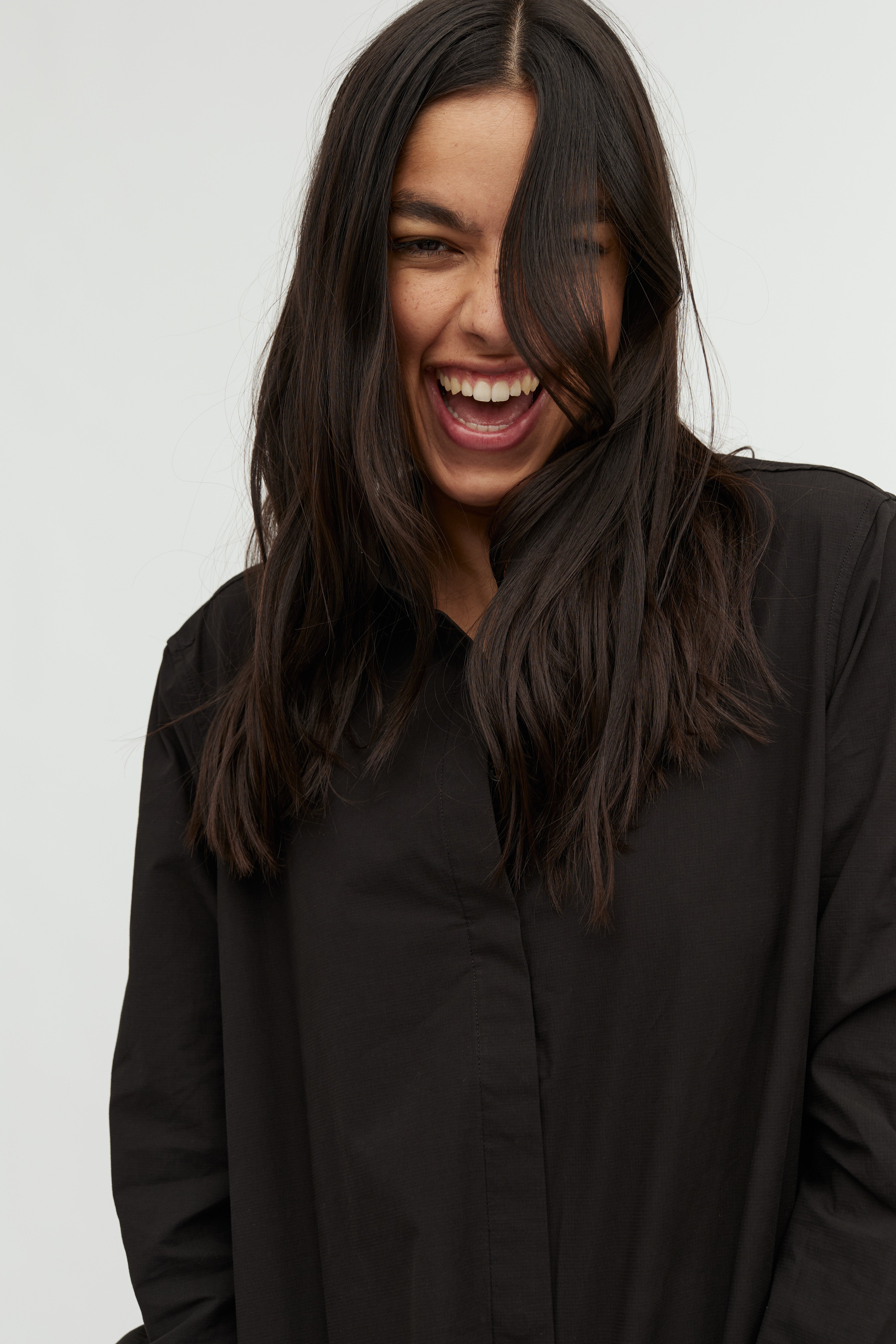 Dalinna-M_Black_Model_2