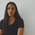 Emera-M_Black_Image_