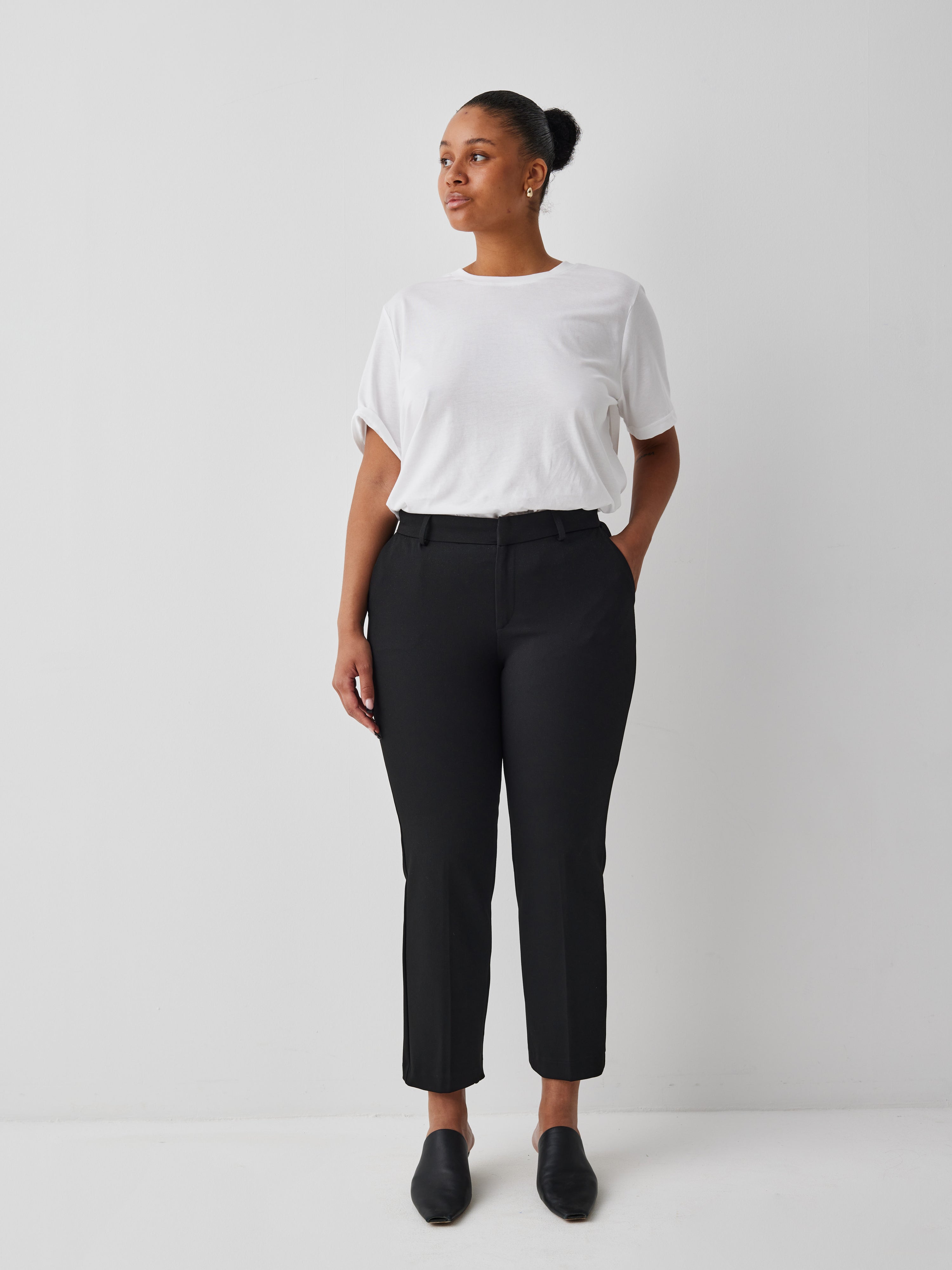 Maiianne-M_Black_Model_0