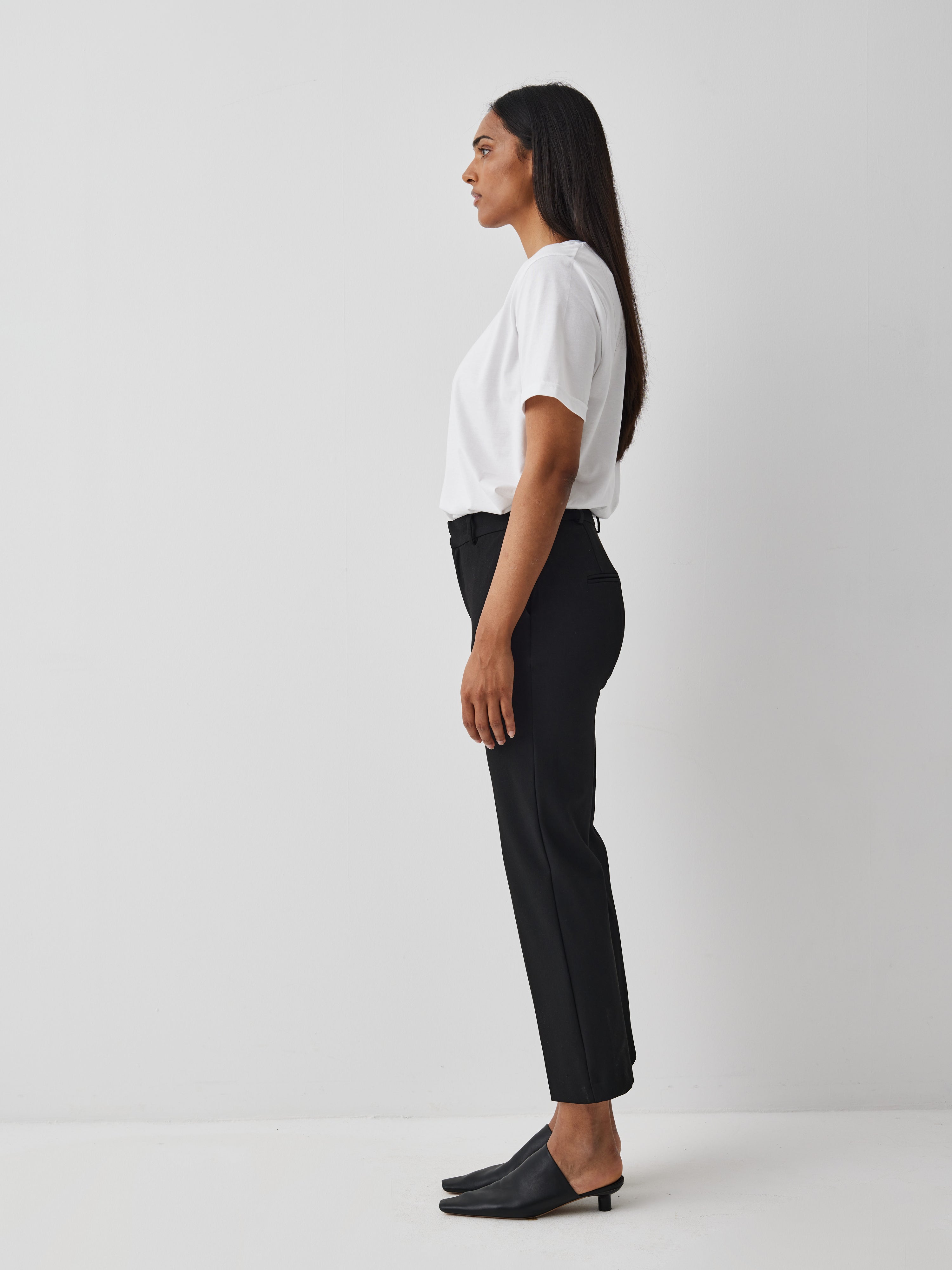 Maiianne-M_Black_Model_