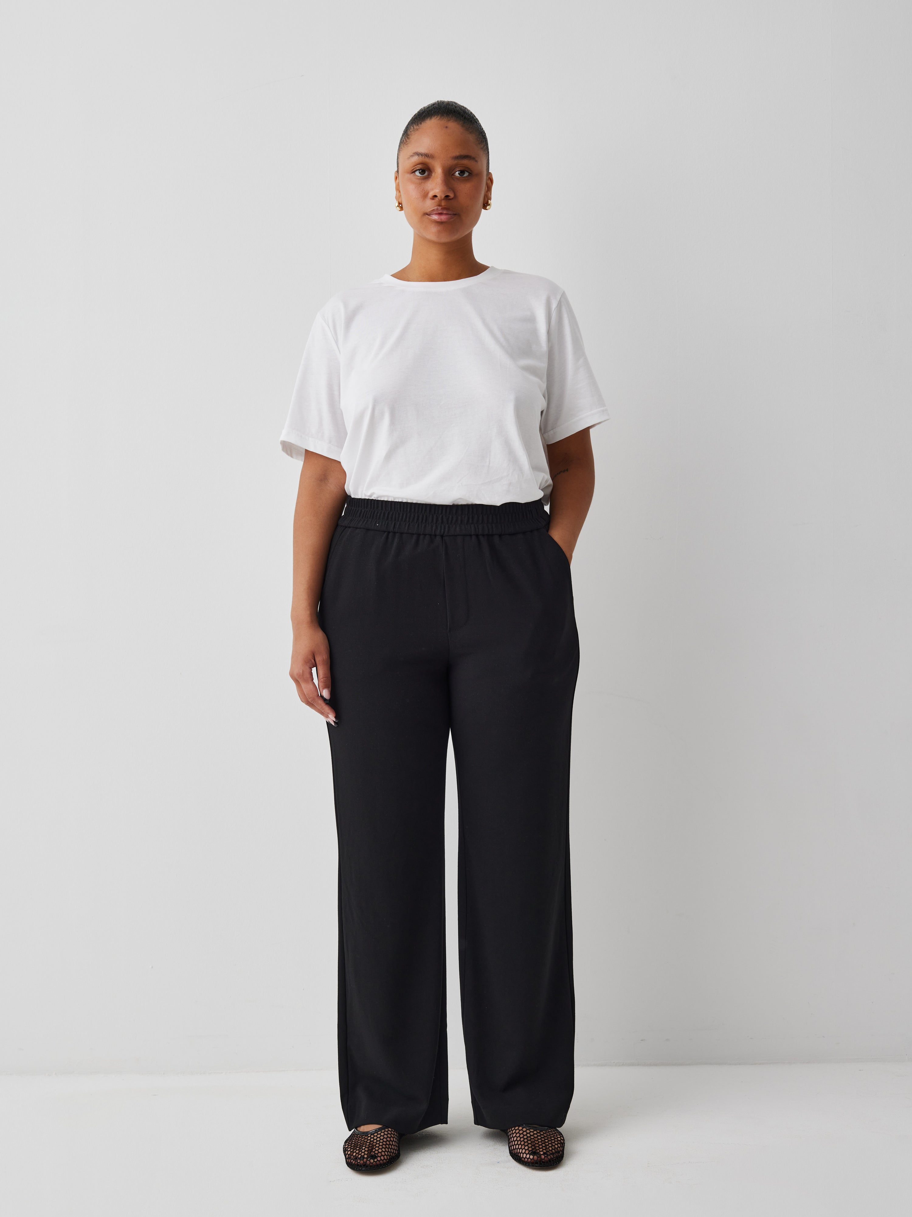 Phillipa_Black_Model_