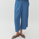 Anjelica-M_Mid Vintage Wash_Model_