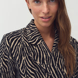 Iva-M_Zebra Sugar Black_Model_