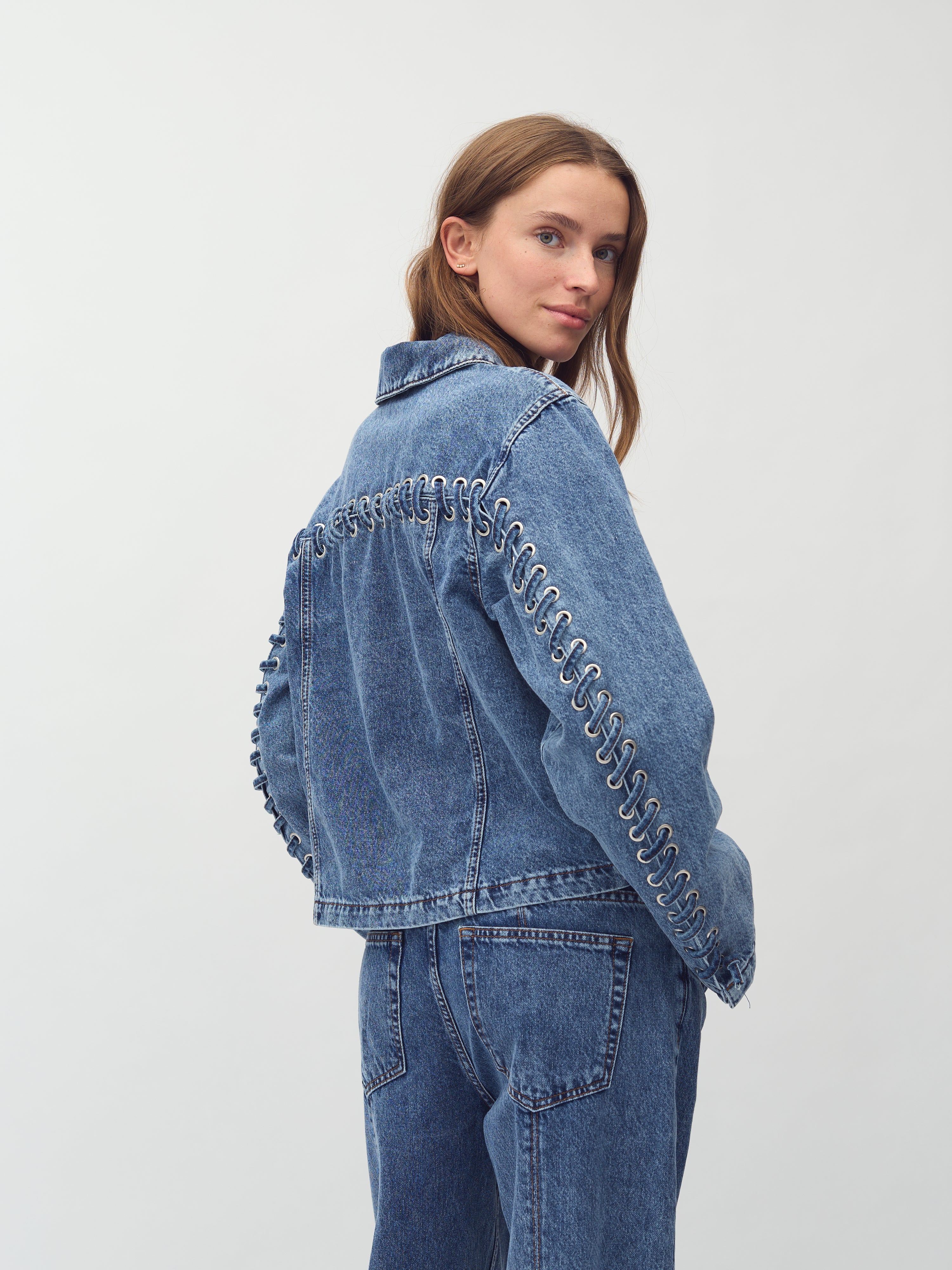 Zolan-M_Mid Blue Vintage_Model_