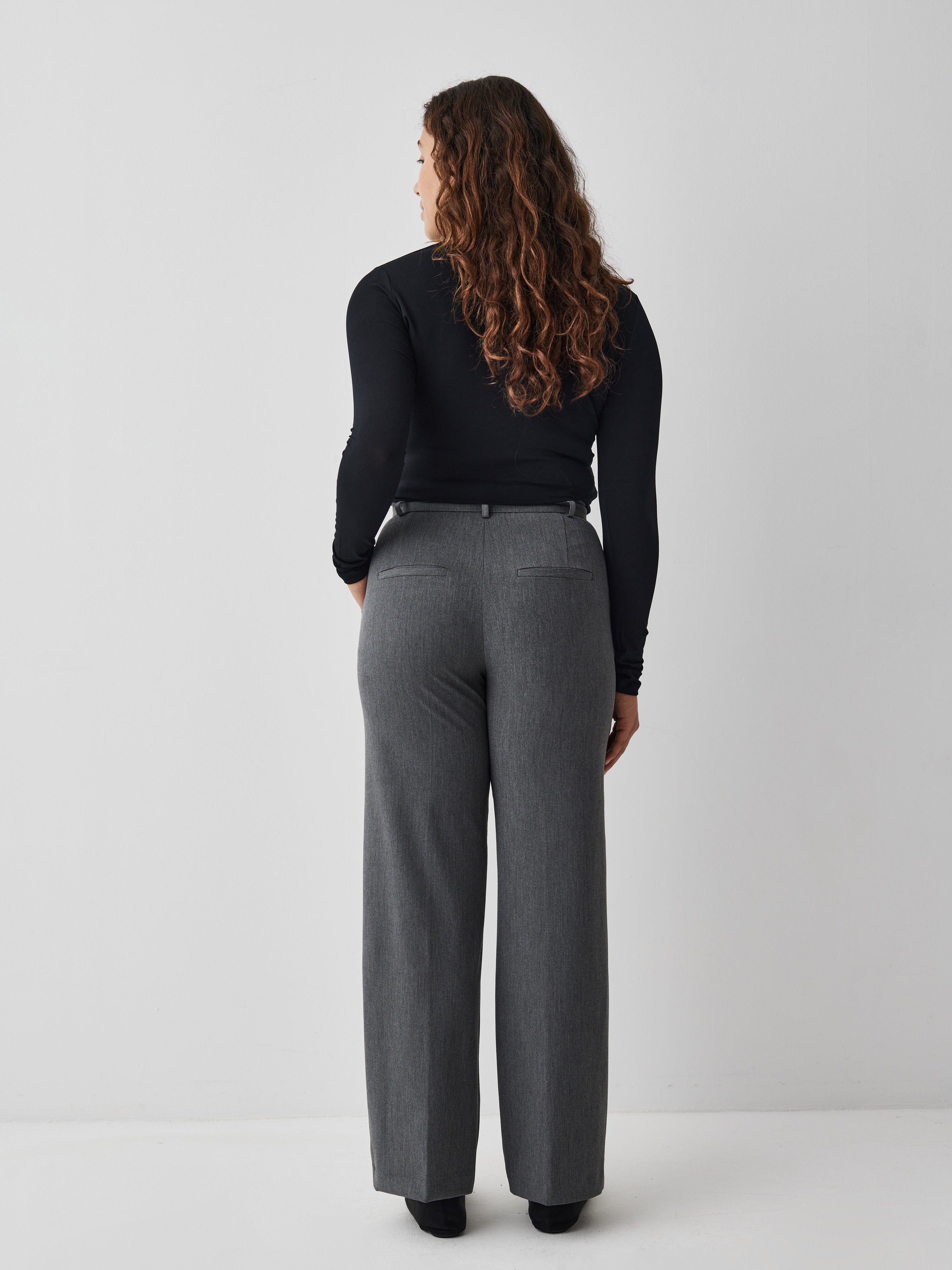 Lucy-M_Medium Melange_Model_