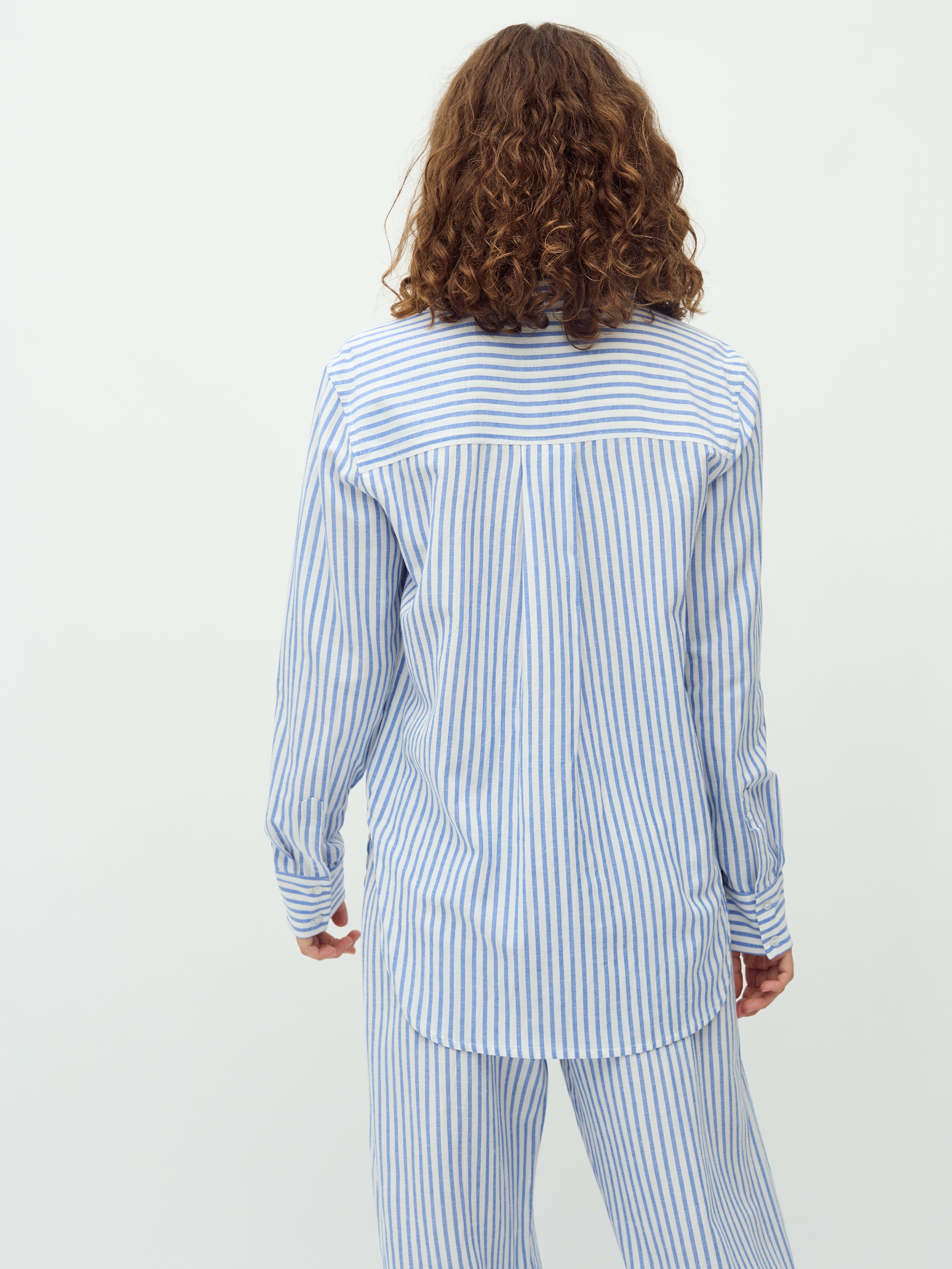 Dalinna-M_Ultramarine stripe_Model_2