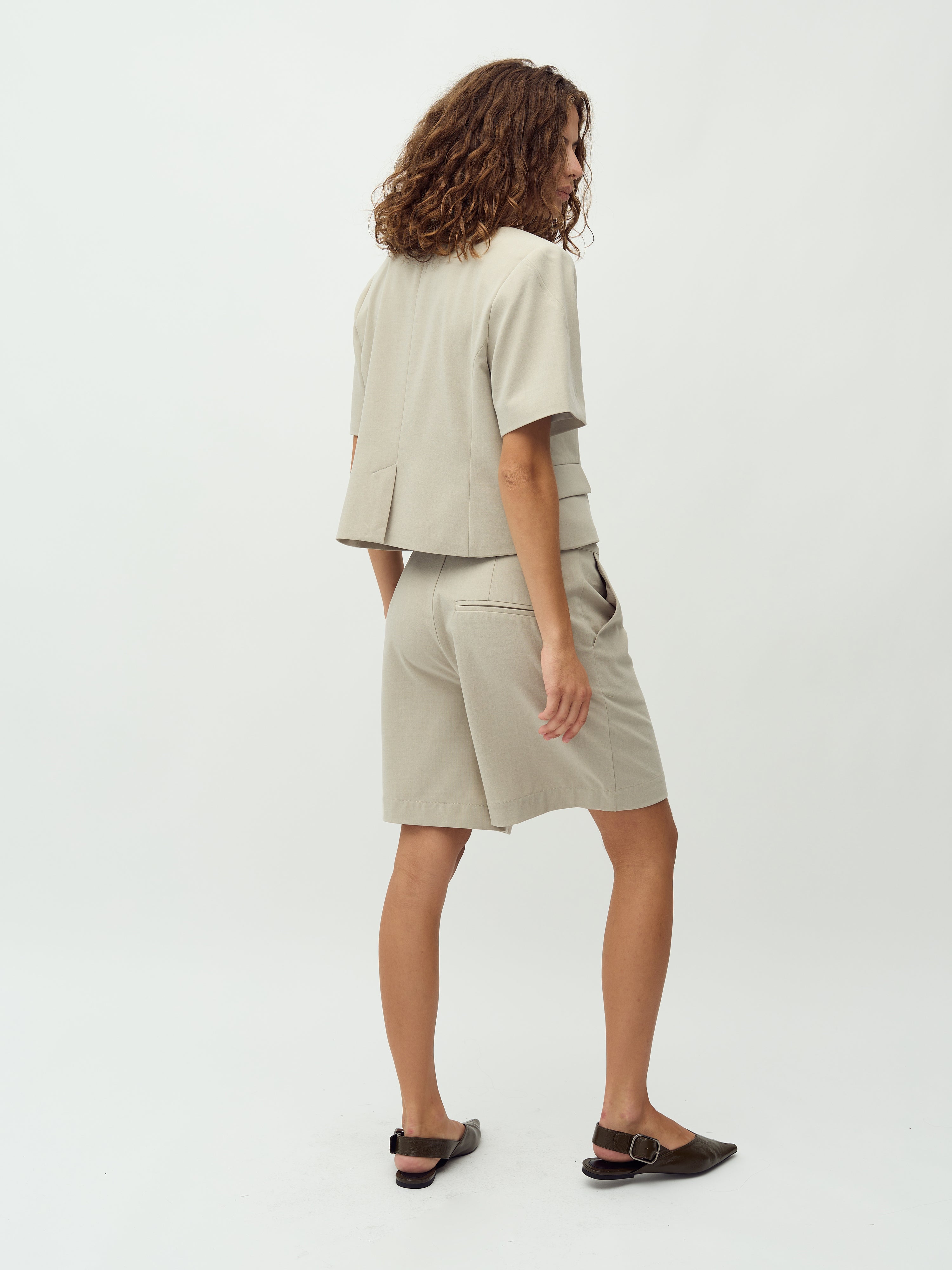 Guri-M_Light Twig_Model_1