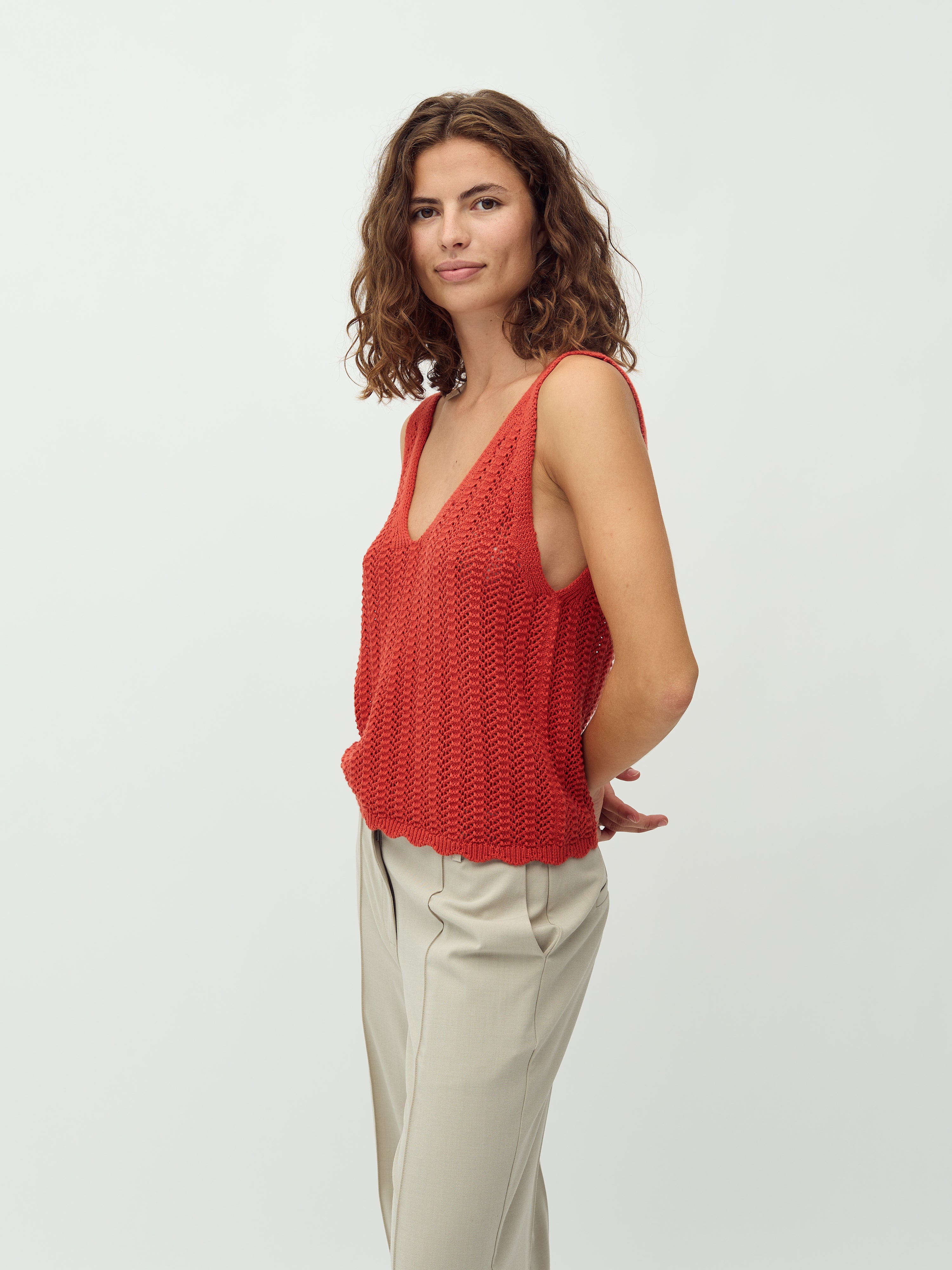 Humita-M_Red Candy_Model_0