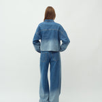 Winnia-M_Fading Denim Wash_Model_1