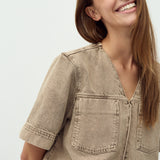 Reela-M_Beige Washed Denim_Model_3