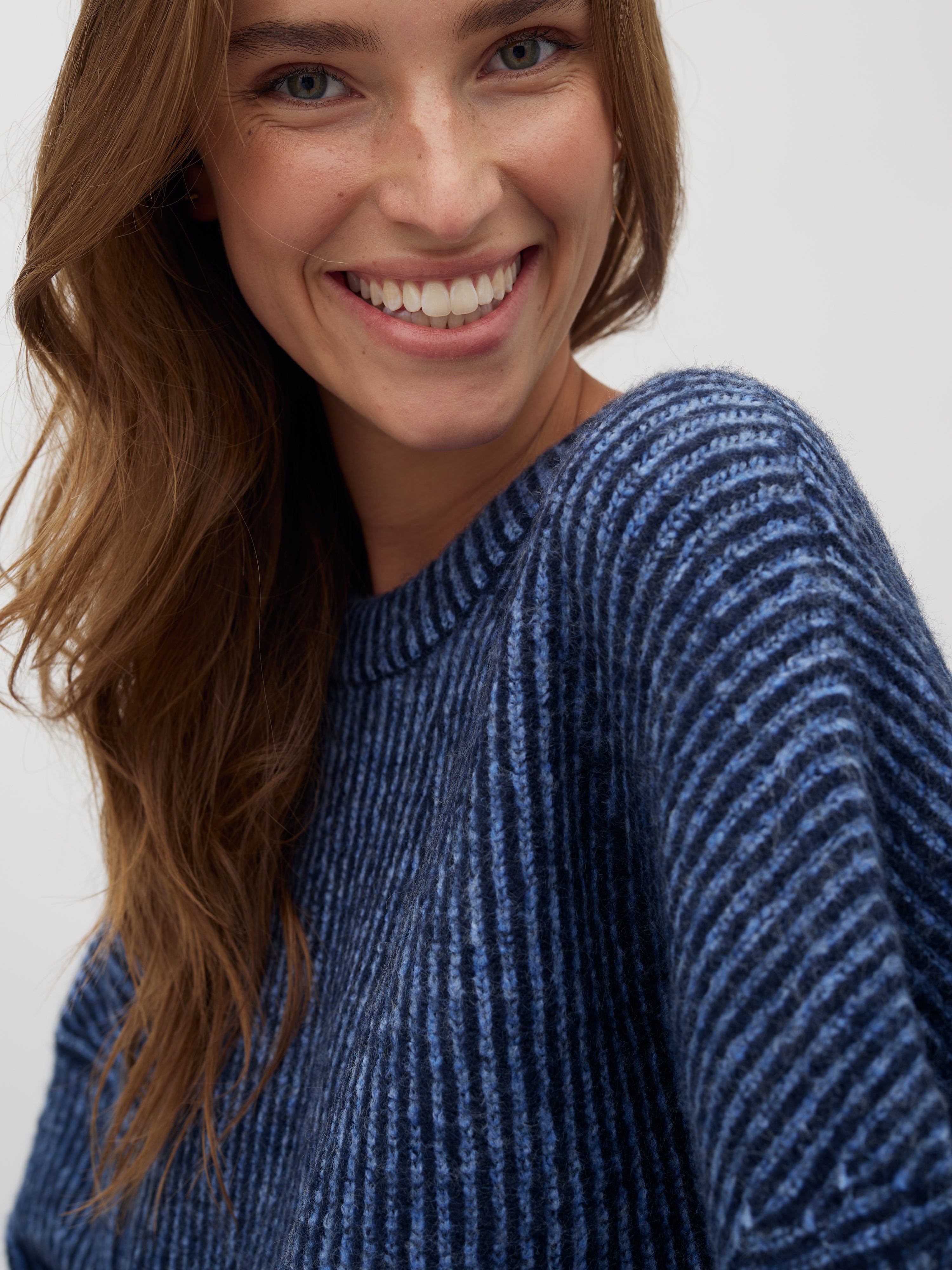 Gillian Contrast-M_Night Sky Mix_Model_1