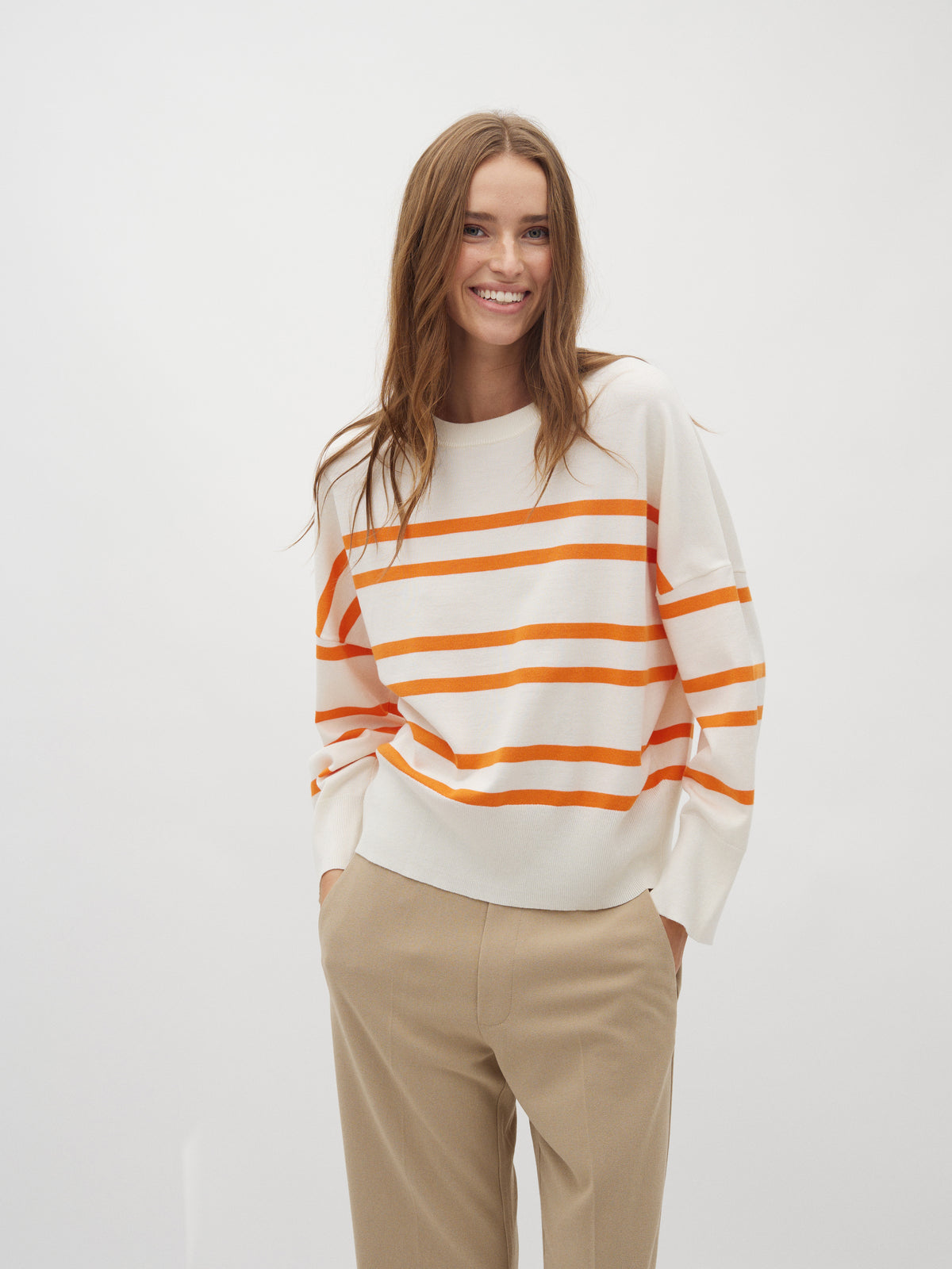 Gillian-M_Sugar Orange Peel Stripe_Model_0