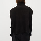 Tristiana-M_Black_Model_2