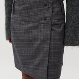 Jeani-M_Grey Check_Model_2