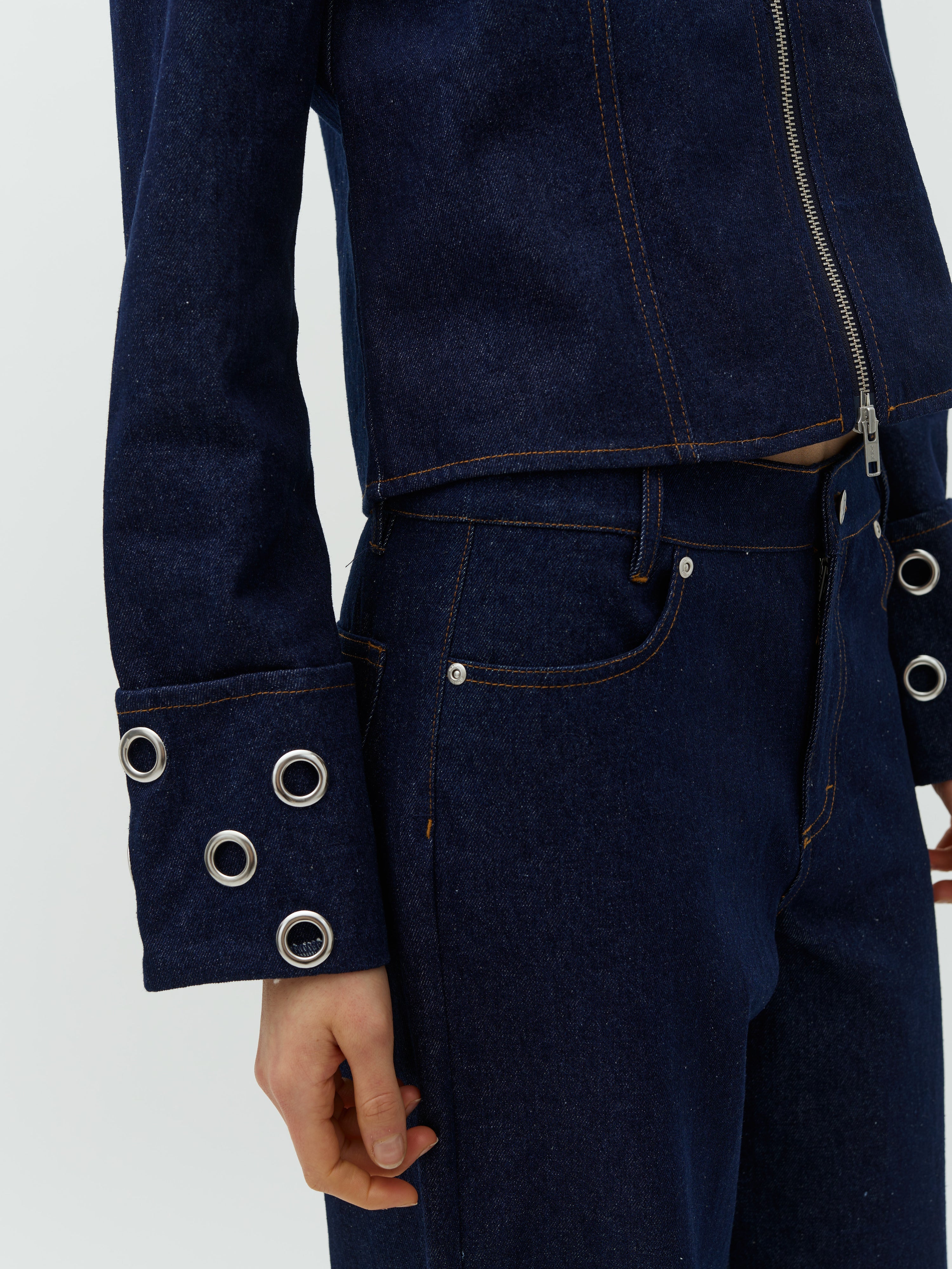 Himalia-M_Raw Blue_Model_1