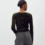 Lione_Pine Green_Model_2