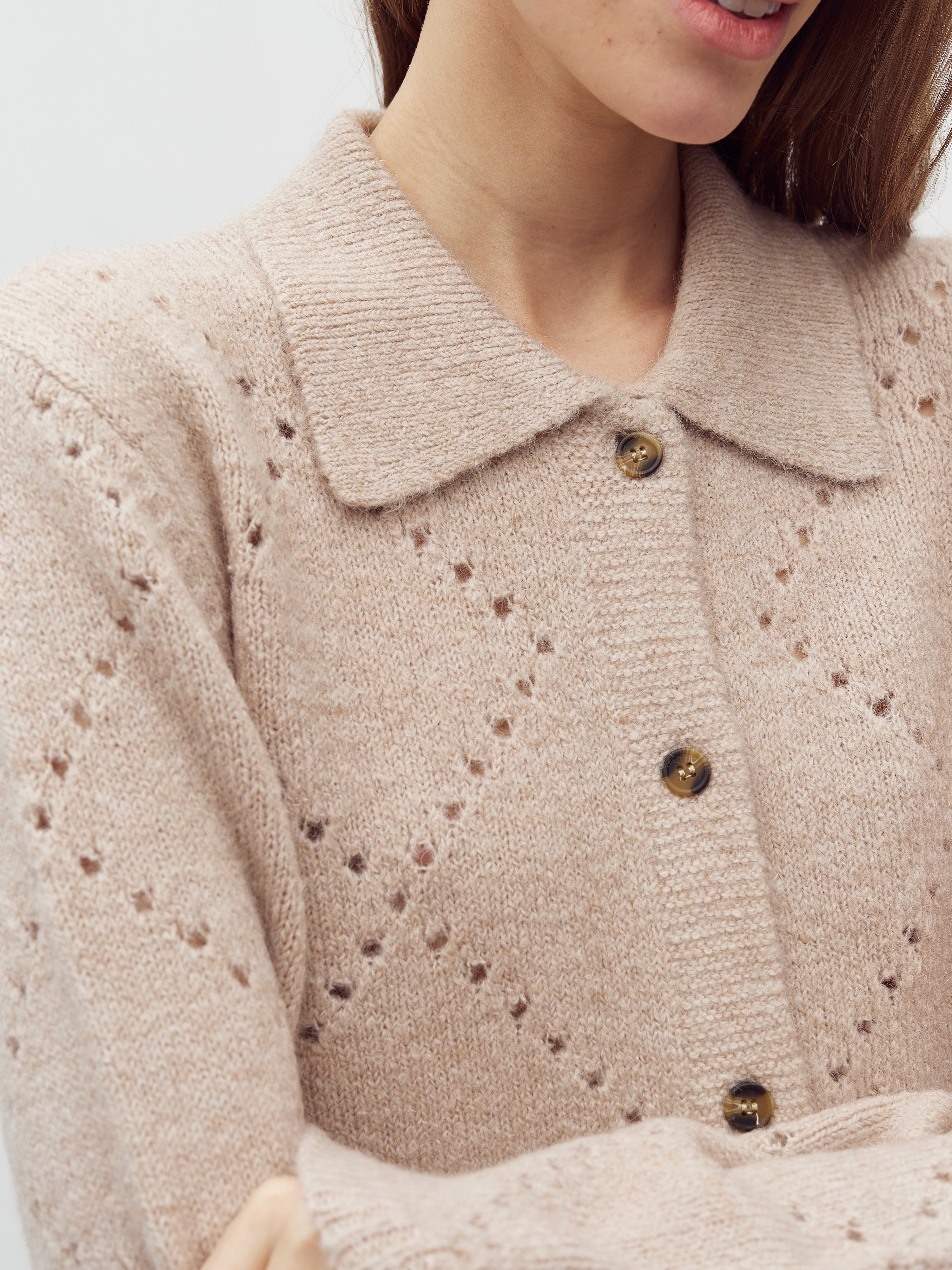 Pallioma-M_Light Beige_Model_2