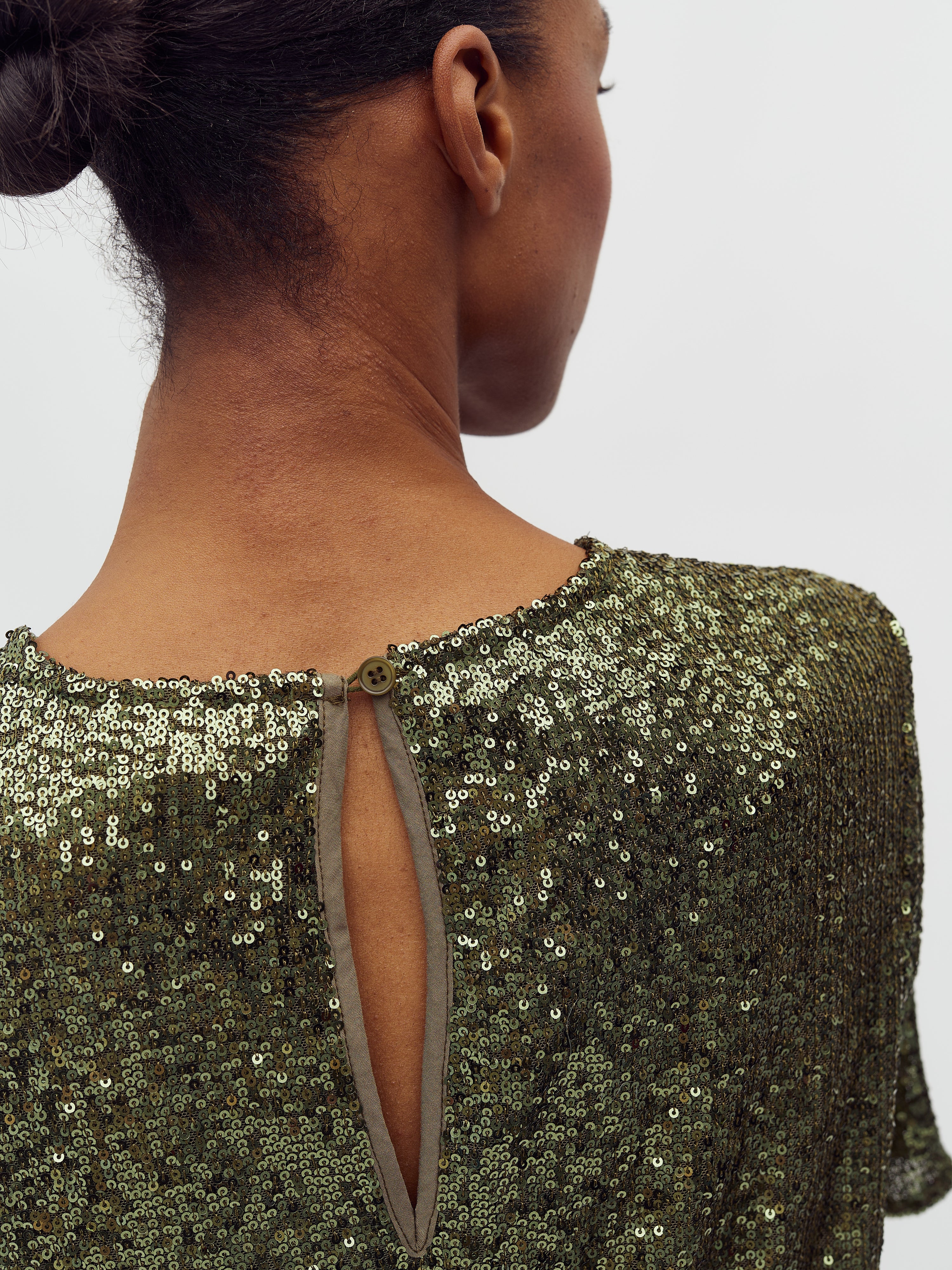 Emrilla-M_Beetle Green_Model_2