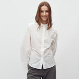 Kaloni-M_White_Model_4