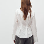 Kaloni-M_White_Model_6