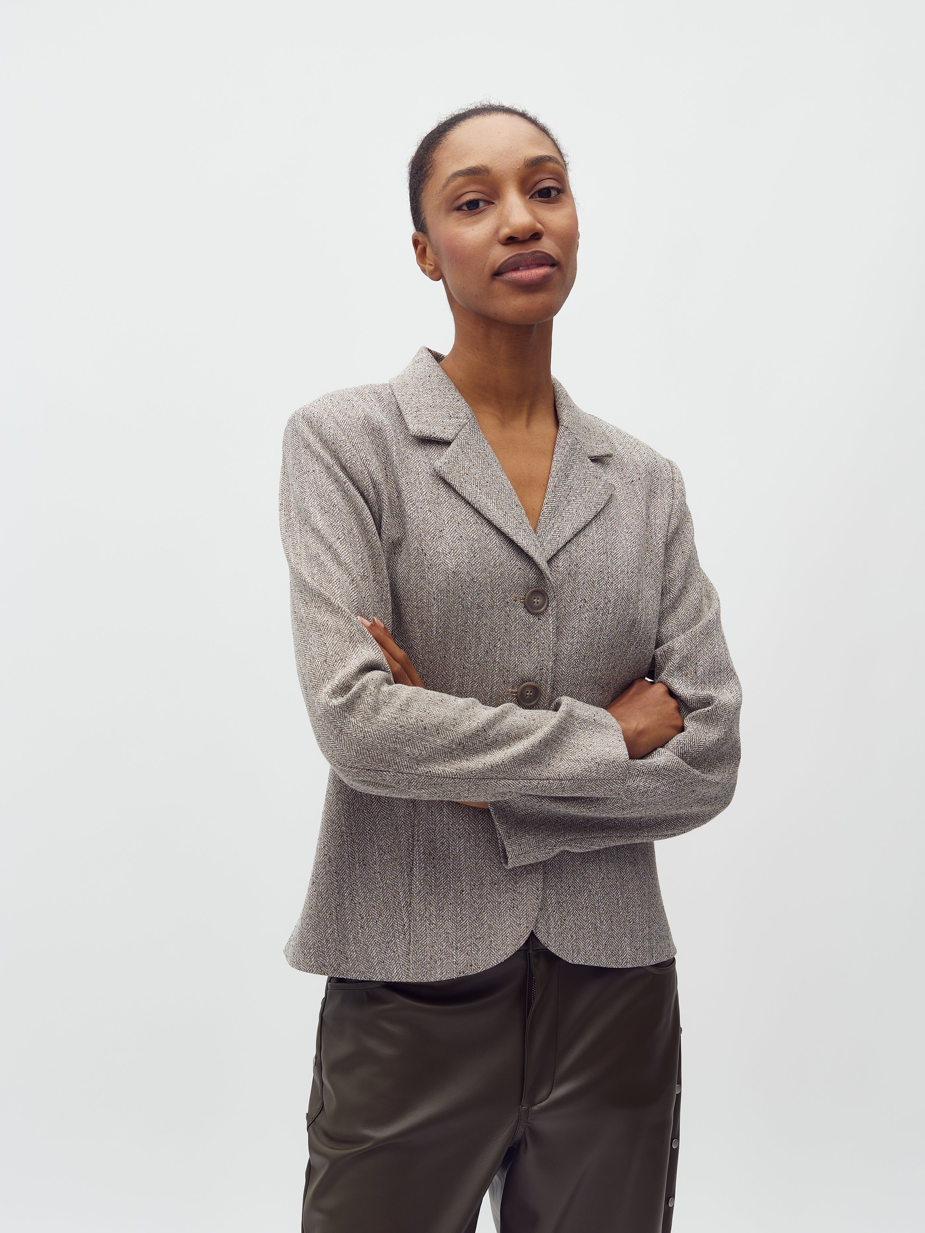 Niona-M_Pepper Grey Melange_Model_4