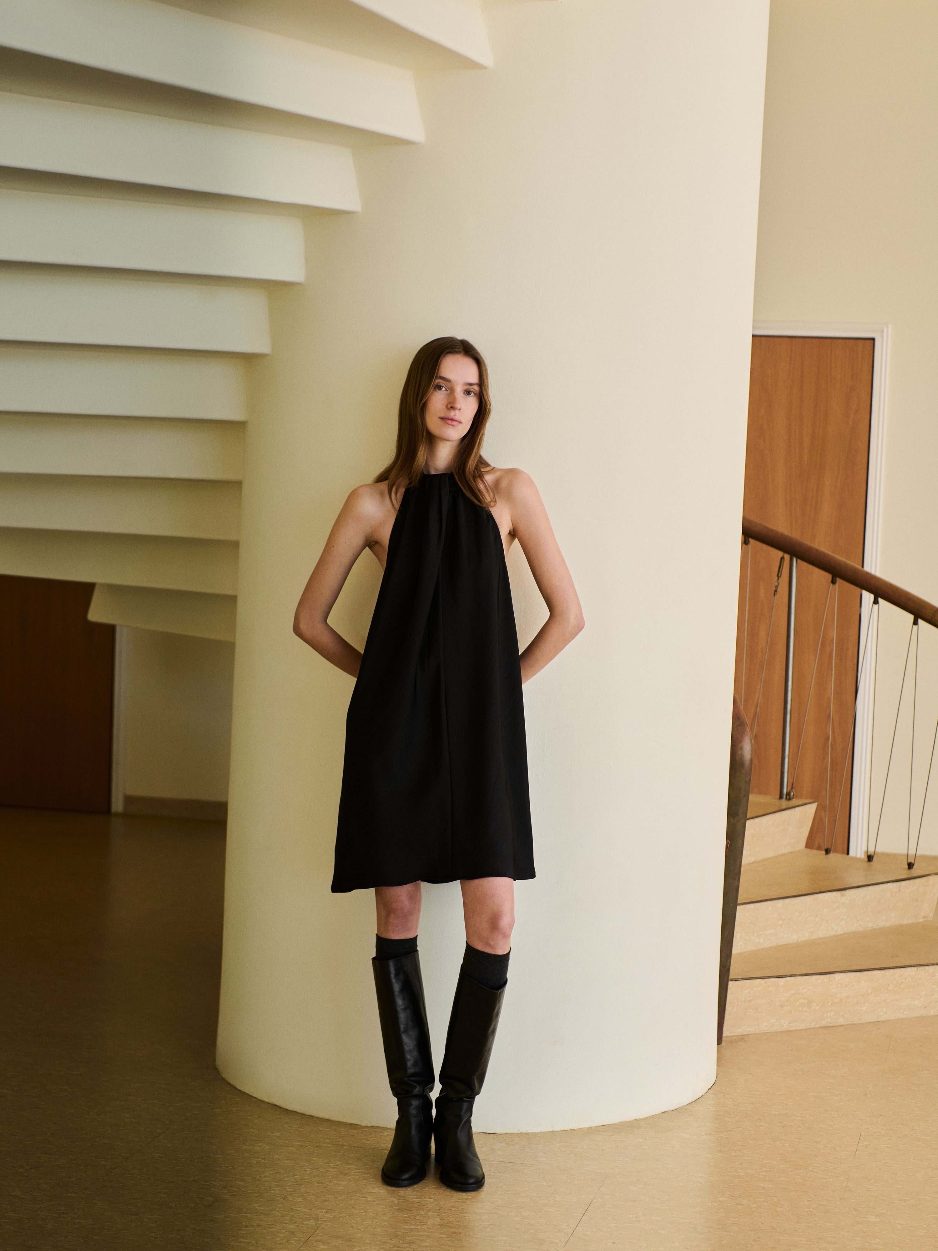 Zuzelia-M_Black_Image_0