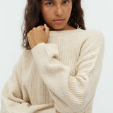 Gillian_Oyster Melange_Model_1