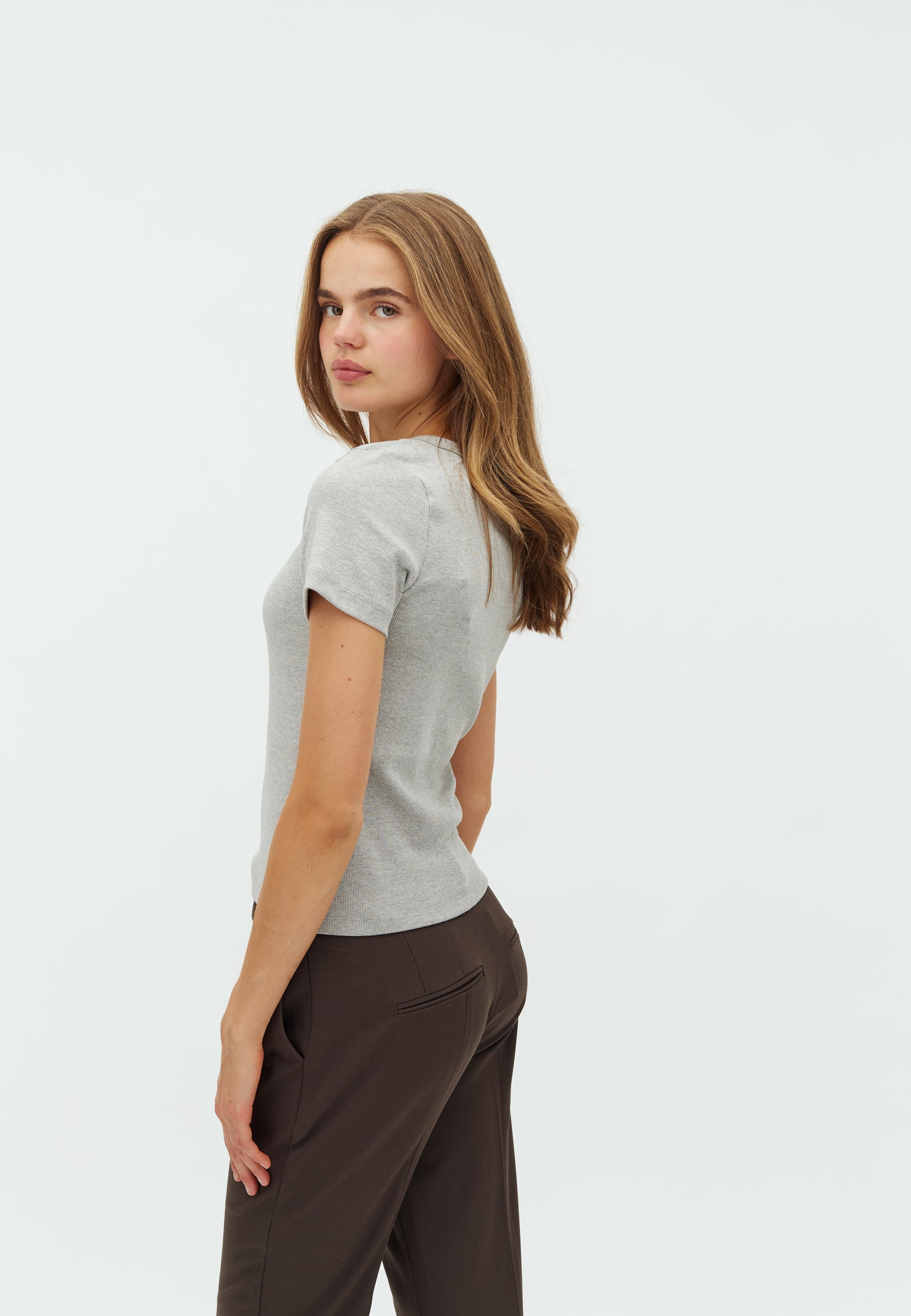 Otis-M_Grey Melange_Model_1