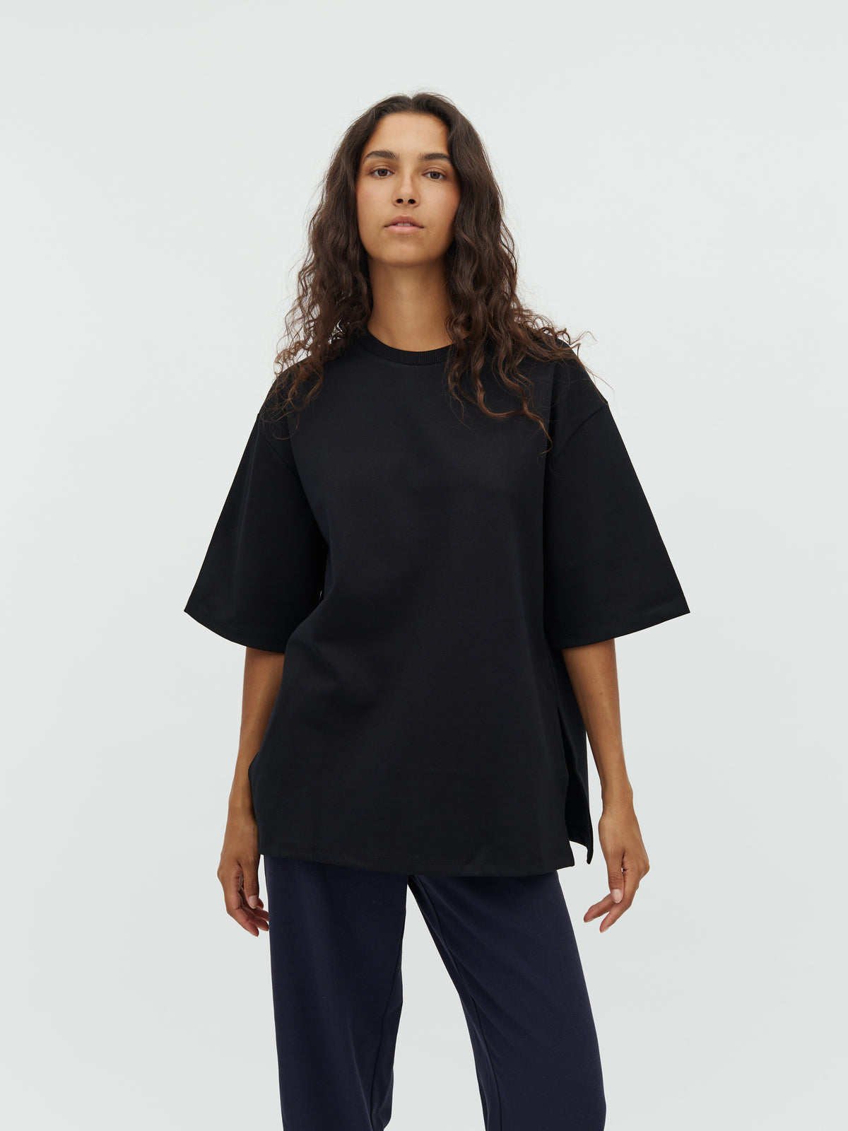 Emrylis-M_Black_Model_0