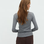 Christina-M_Medium Grey Melange_Model_5