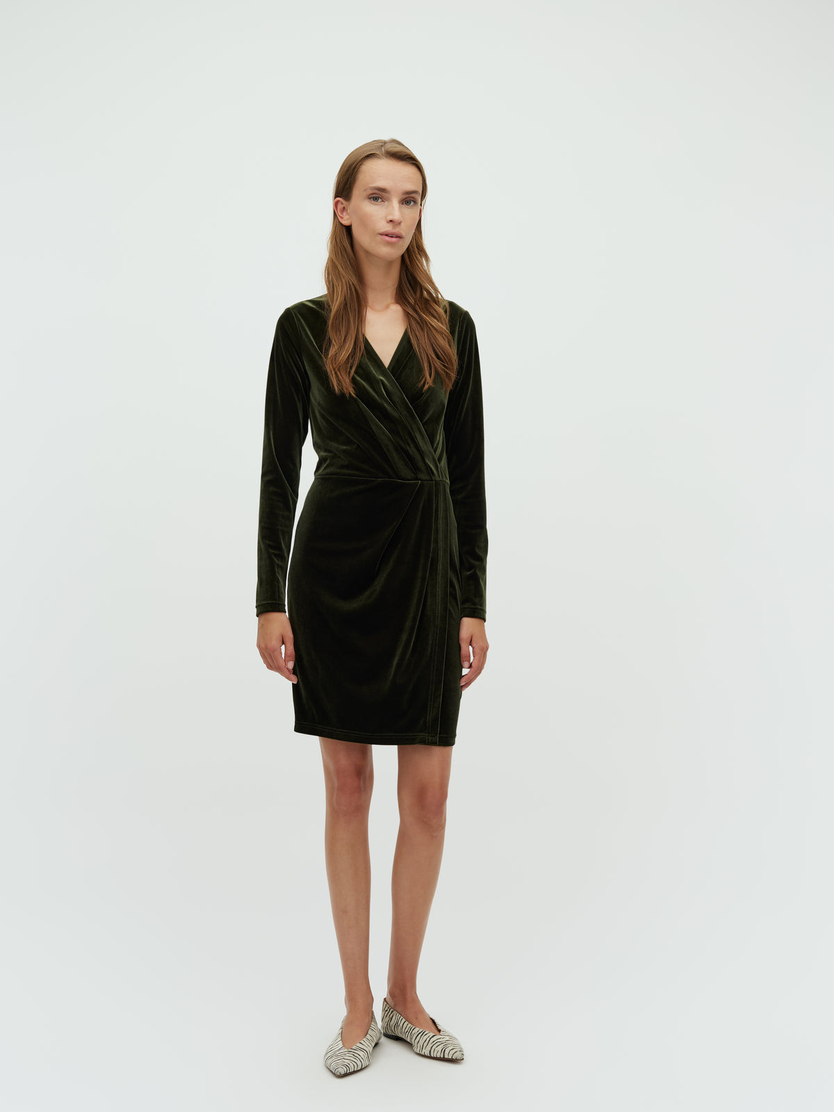 Madena_Pine Green_Model_0