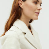 Alfino-M_White Cow_Model_1