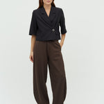 Roselith-M_Black_Model_3