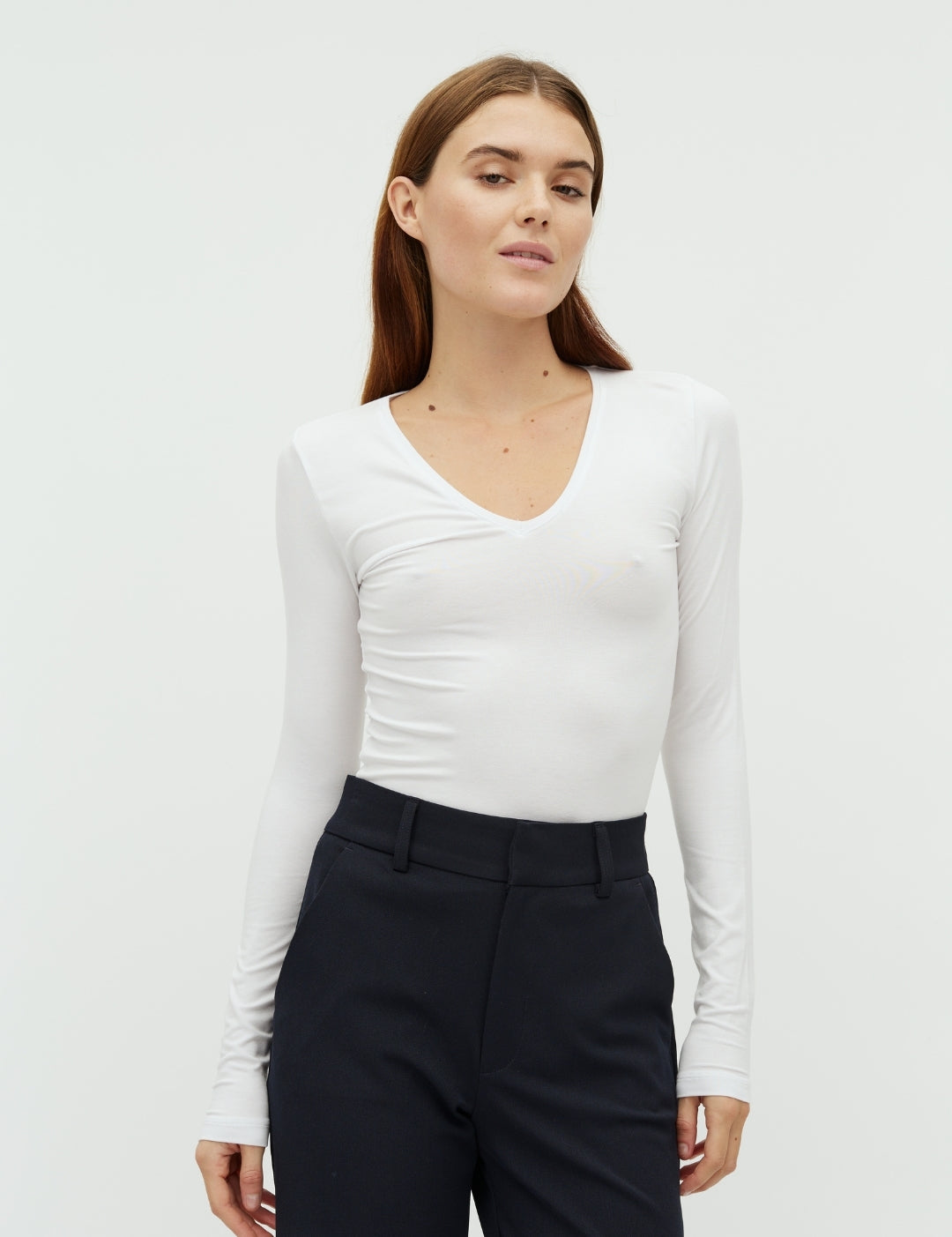 Vanna_Optical White_Model_0