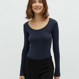 Anna_Navy Blue_Model_0