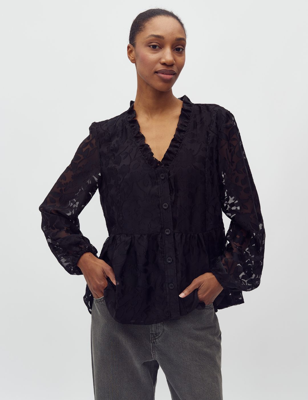 Gorgia-M_Black_Model_0