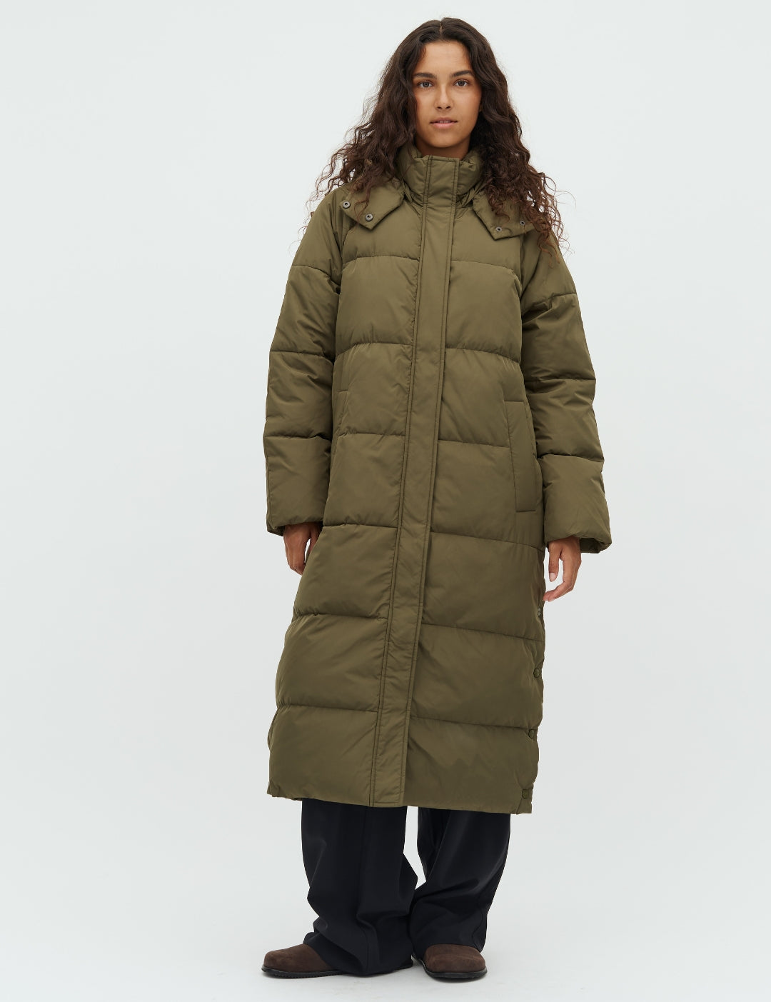 Ela Slit_Warm Olive_Model_0