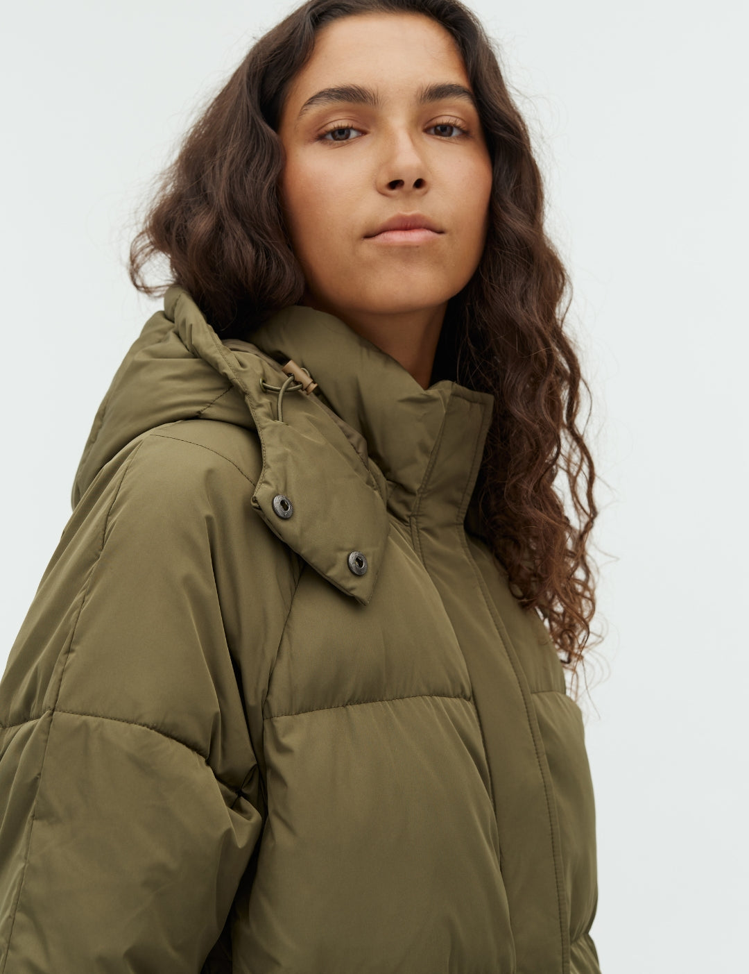 Ela Slit_Warm Olive_Model_1