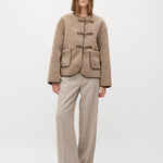 Keisa-M_Grey Coffee Melange_Model_0