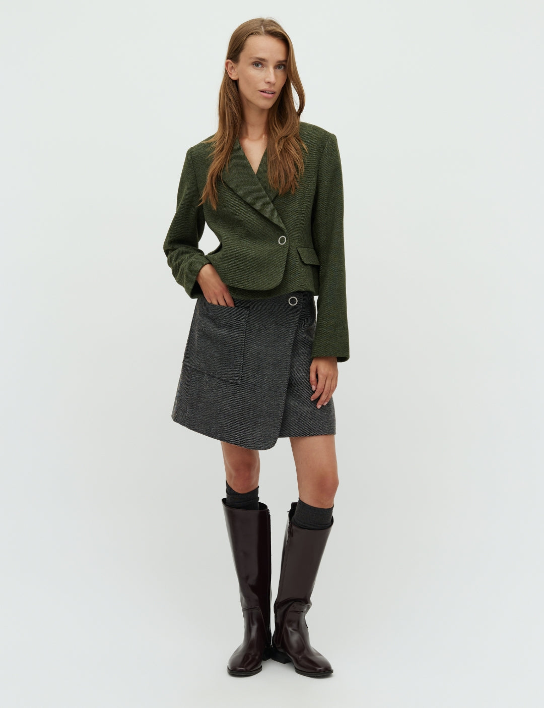 Kayanna-M_Black Twill_Model_0