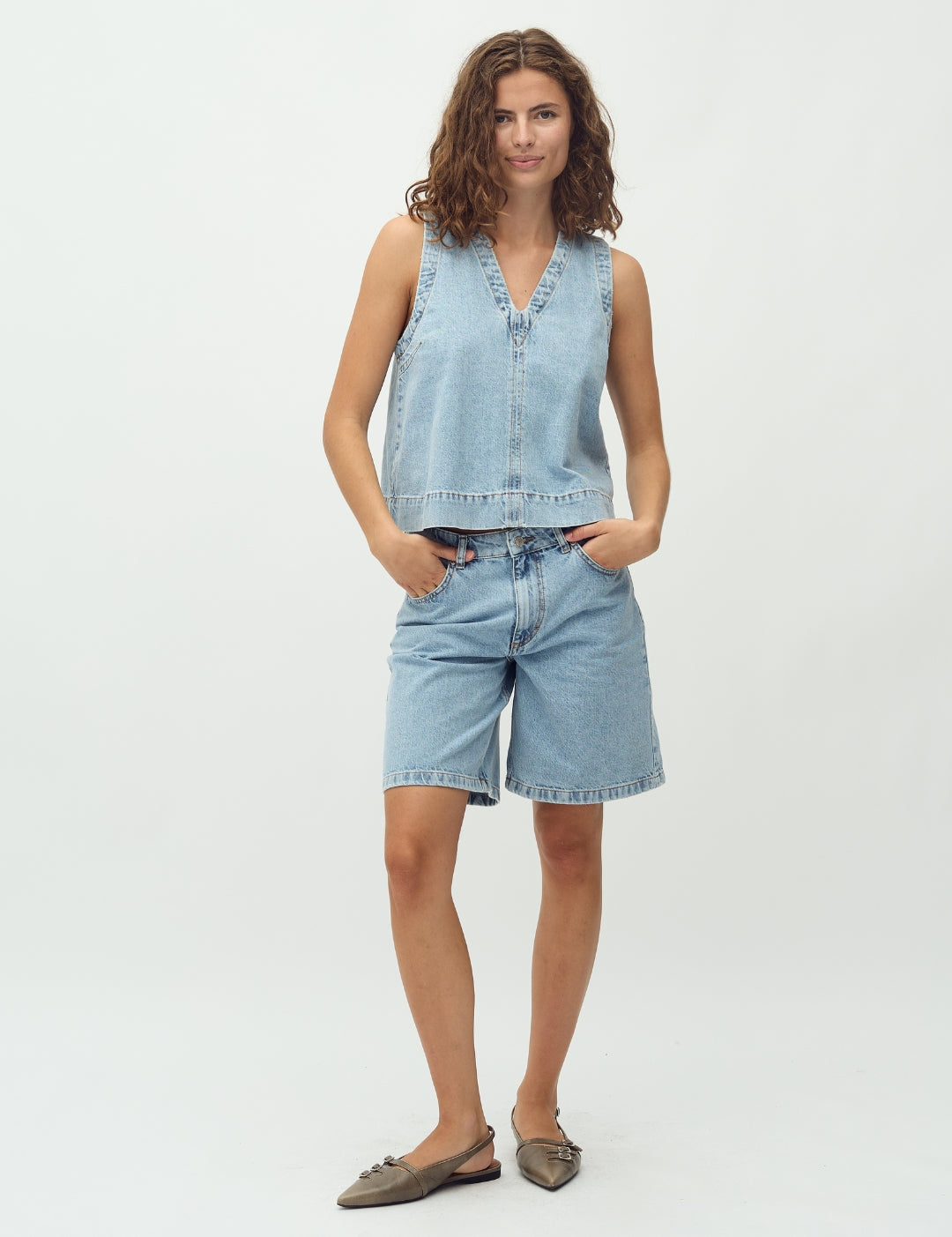 Sanira-M_Vintage Light Blue_Model_0