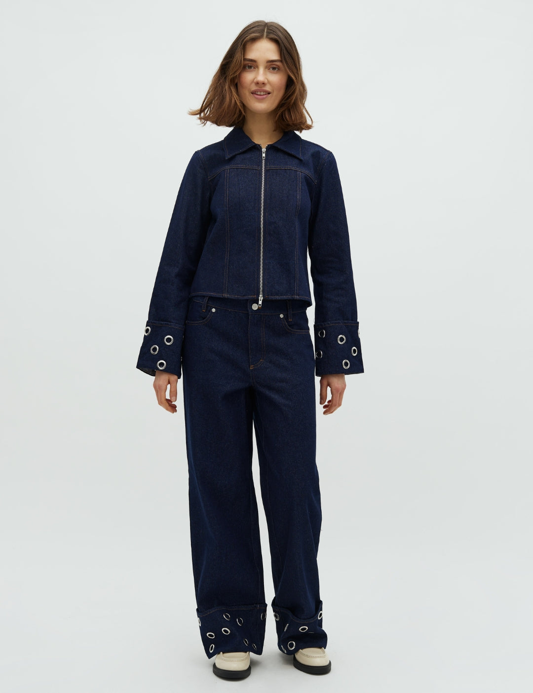 Jinia-M_Raw Blue_Model_0