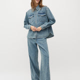 Katyn-M_Blue Soft Wash_Model_0