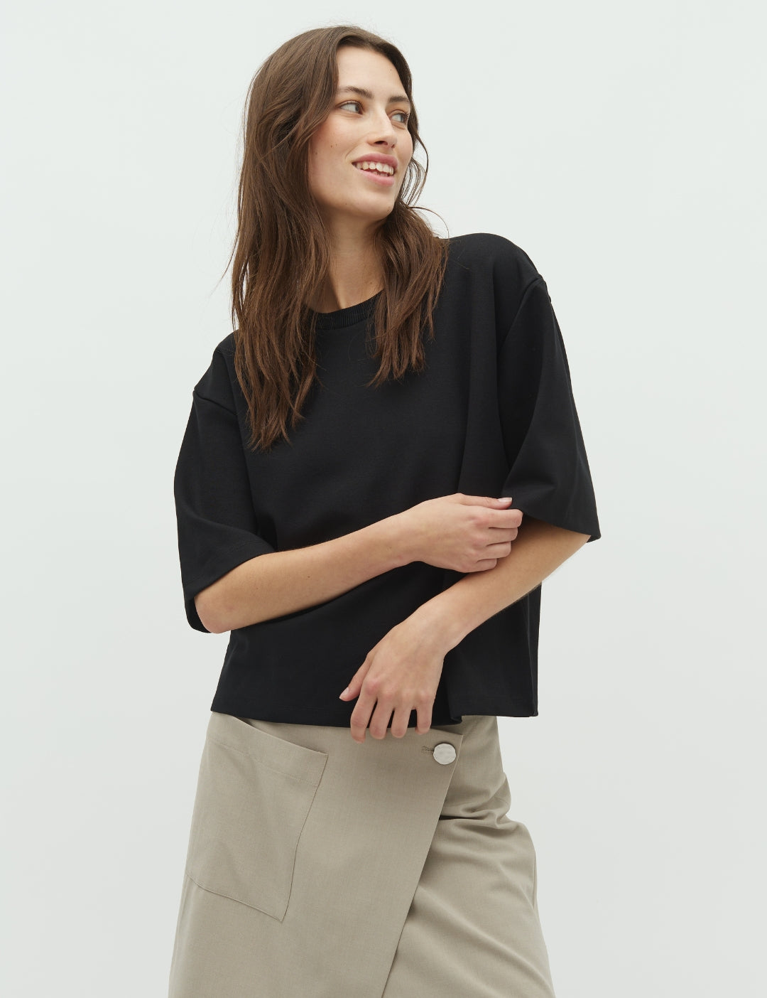 Emrys-M_Black_Model_0