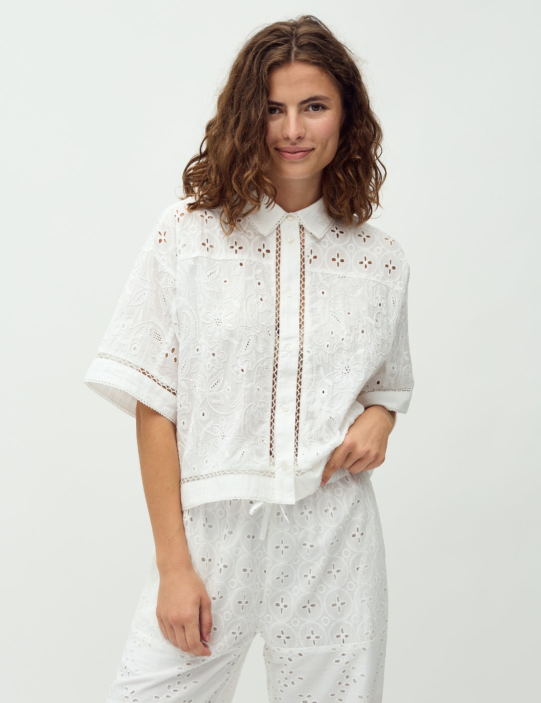 Sonja-M_White_Model_0