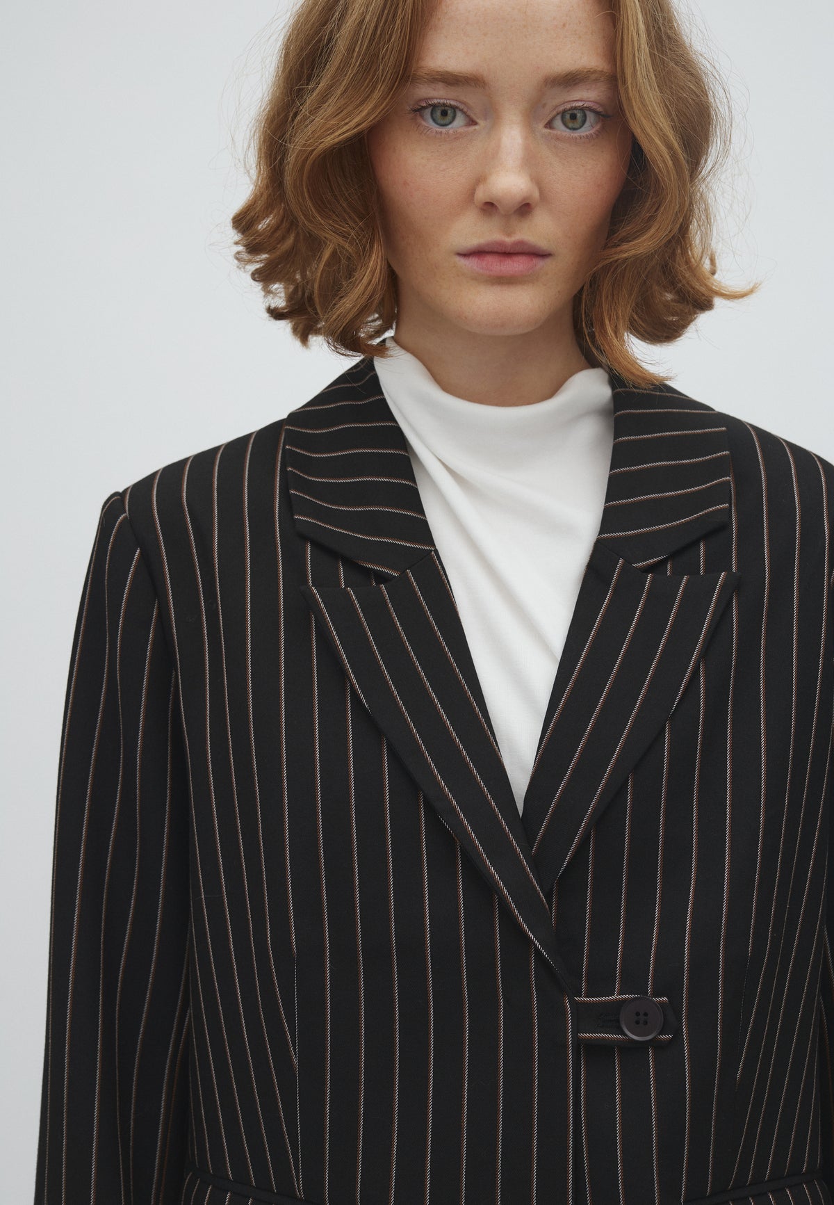 Milani-M_Black Brown Pinstripe_Model_3