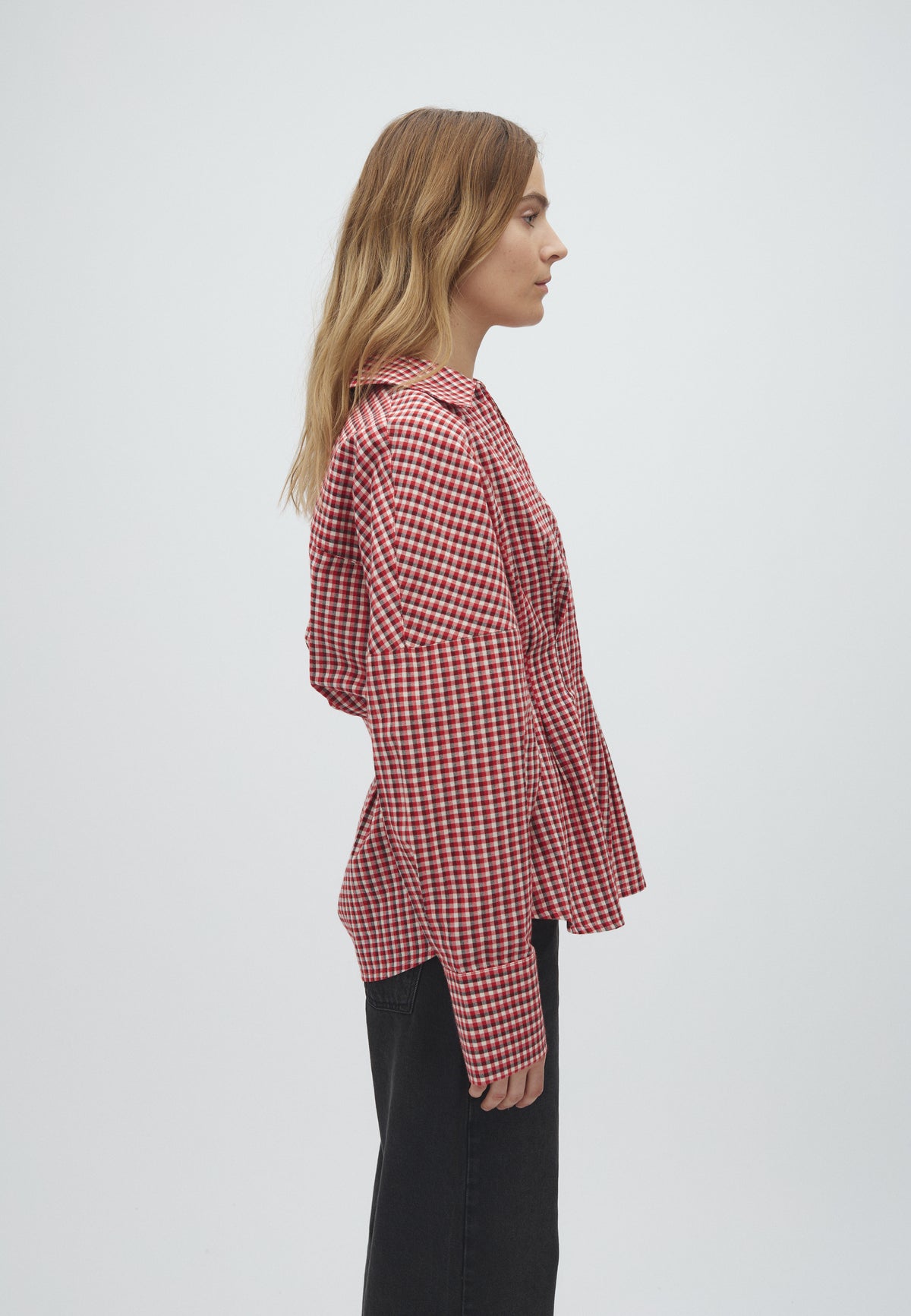 Isidor-M_Red Aura Check_Model_3